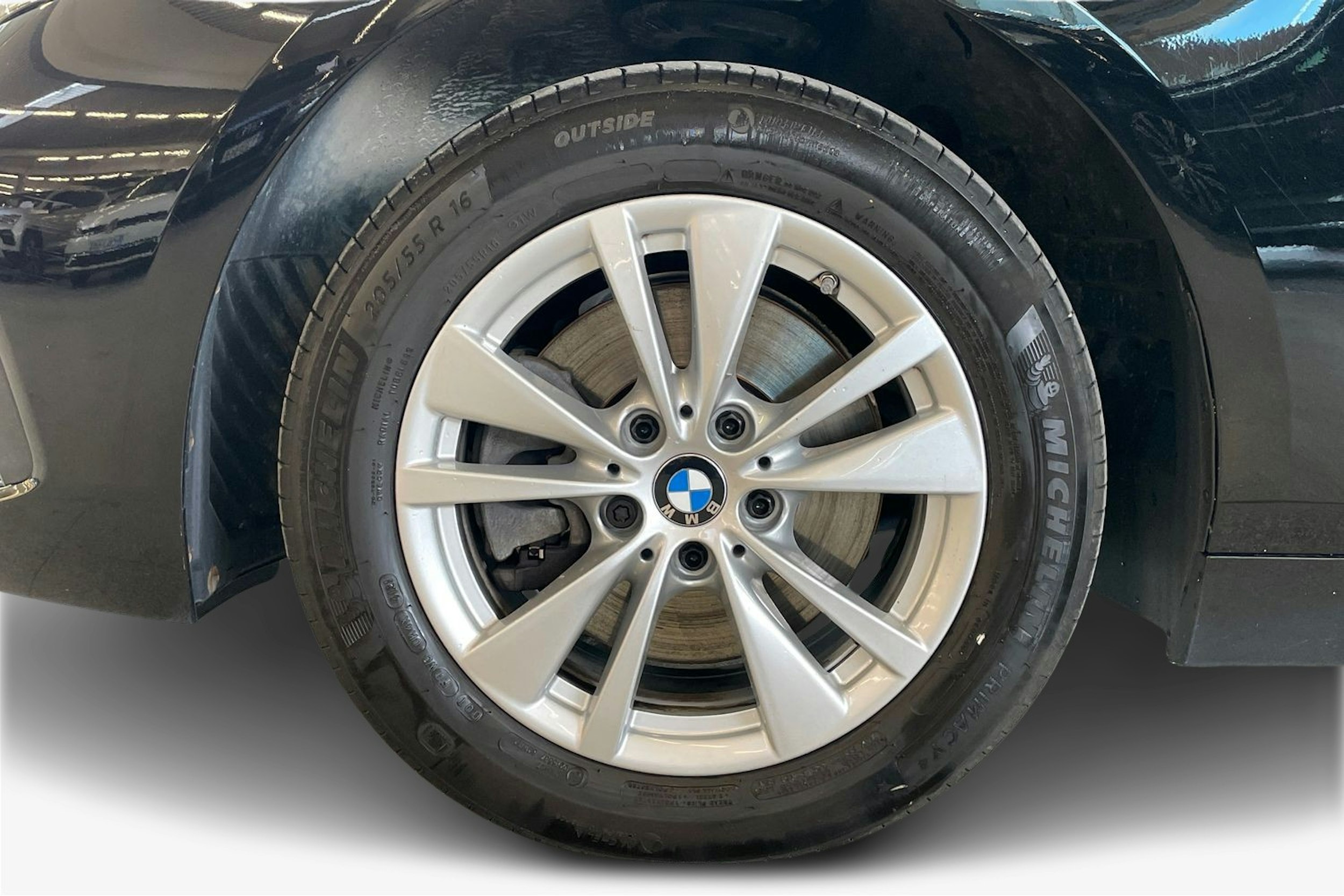 Musta BMW 118 2022 kuva 11.