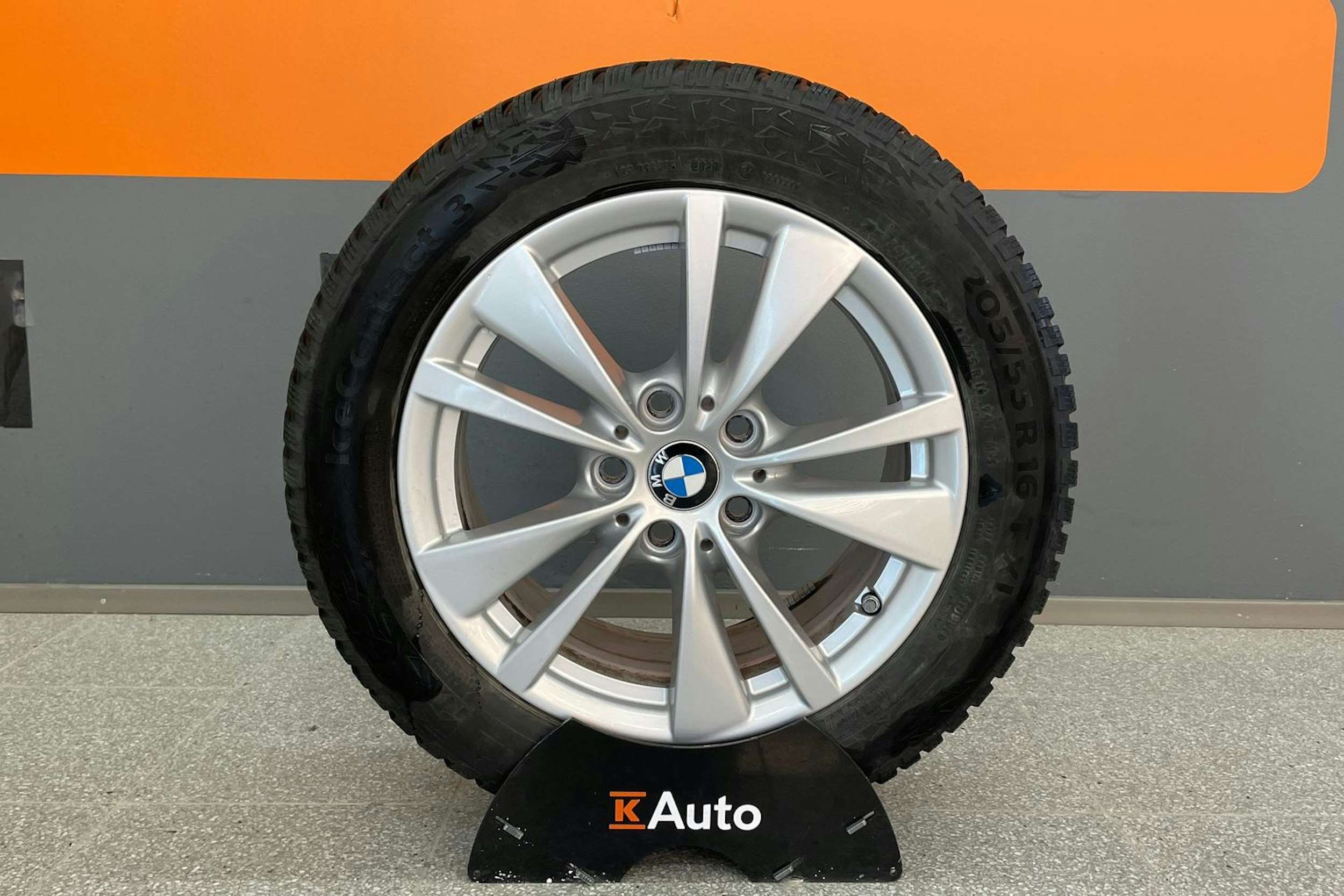 Musta BMW 118 2022 kuva 13.