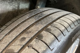 Musta BMW 118 2022 kuva 14.