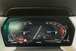Musta BMW 118 2022 kuva 16.