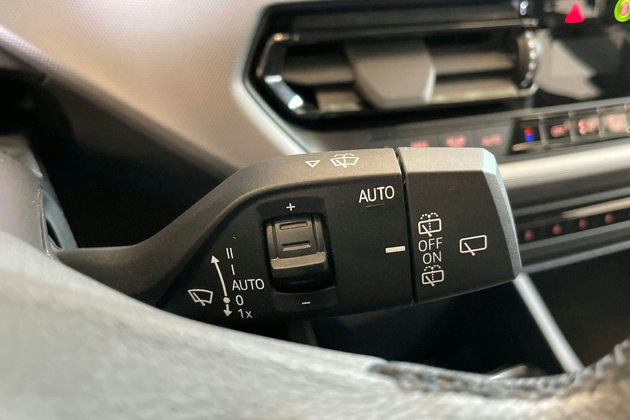 Musta BMW 118 2022 kuva 20.