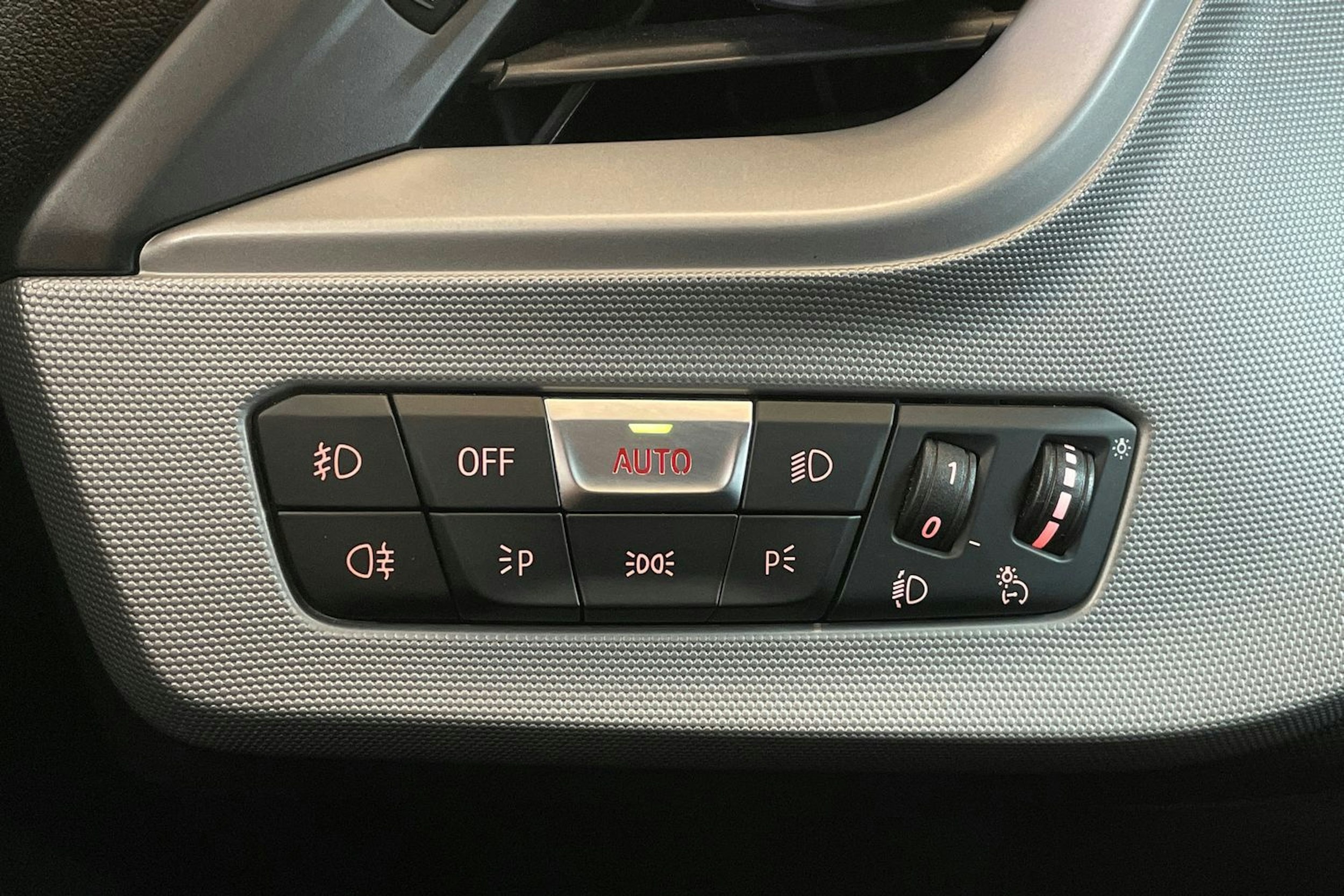Musta BMW 118 2022 kuva 22.