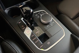 Musta BMW 118 2022 kuva 23.