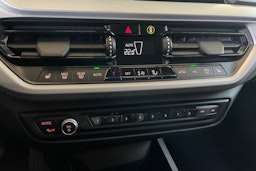 Musta BMW 118 2022 kuva 25.