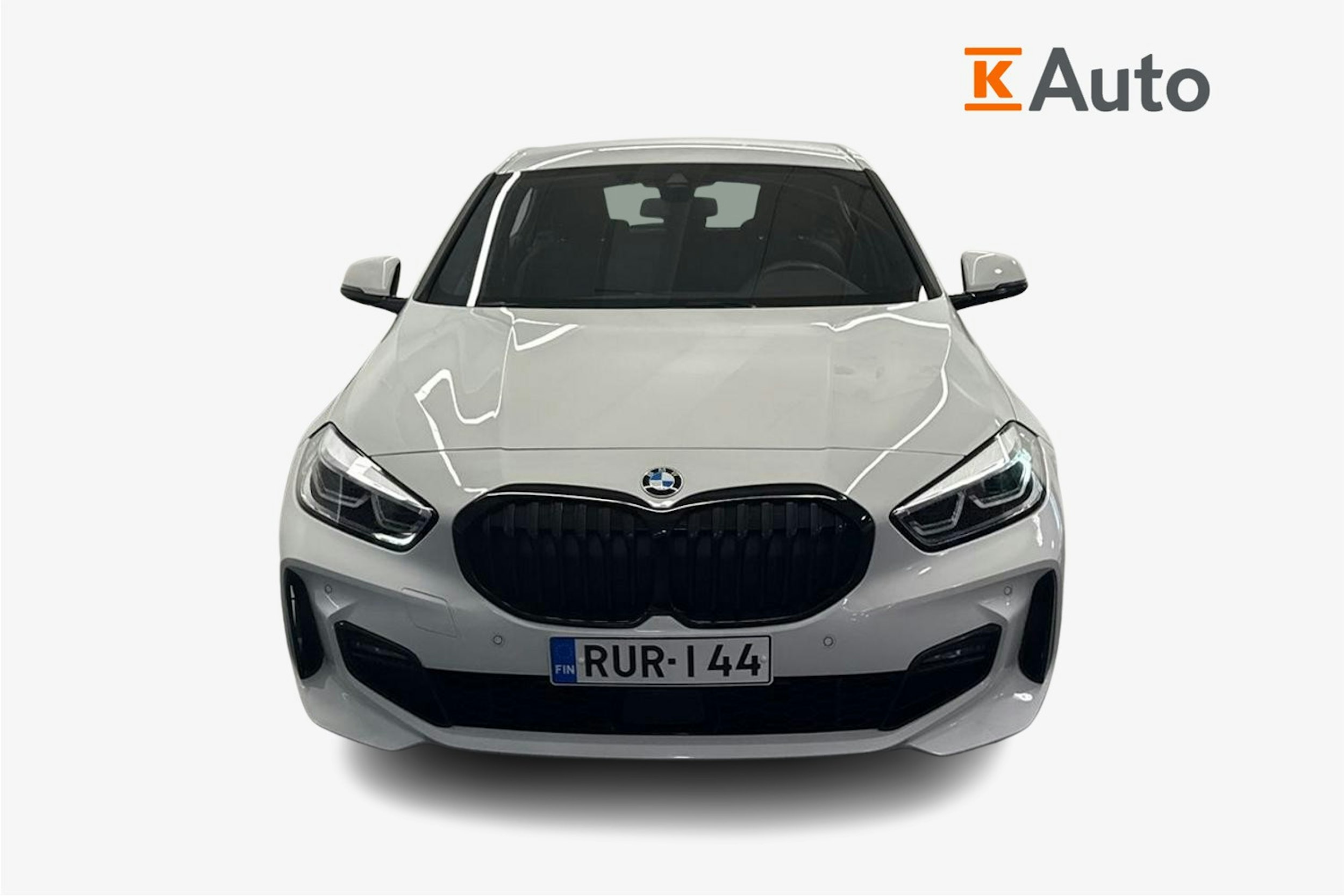Valkoinen BMW 118 2022 kuva 5.