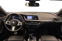 Valkoinen BMW 118 2022 kuva 9.