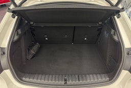 Valkoinen BMW 118 2022 kuva 14.