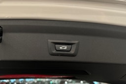 Valkoinen BMW 118 2022 kuva 15.