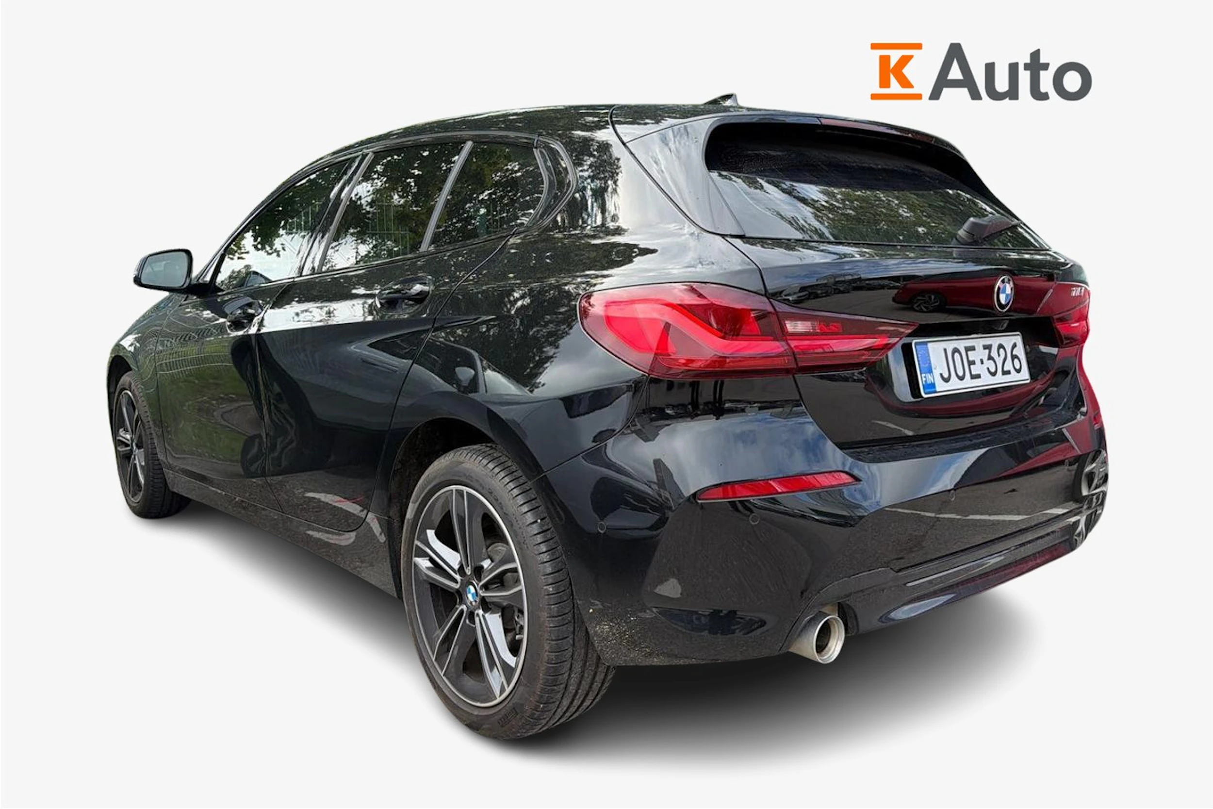 Musta BMW 118 2023 kuva 2.
