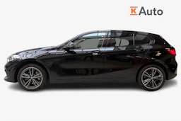 Musta BMW 118 2023 kuva 5.