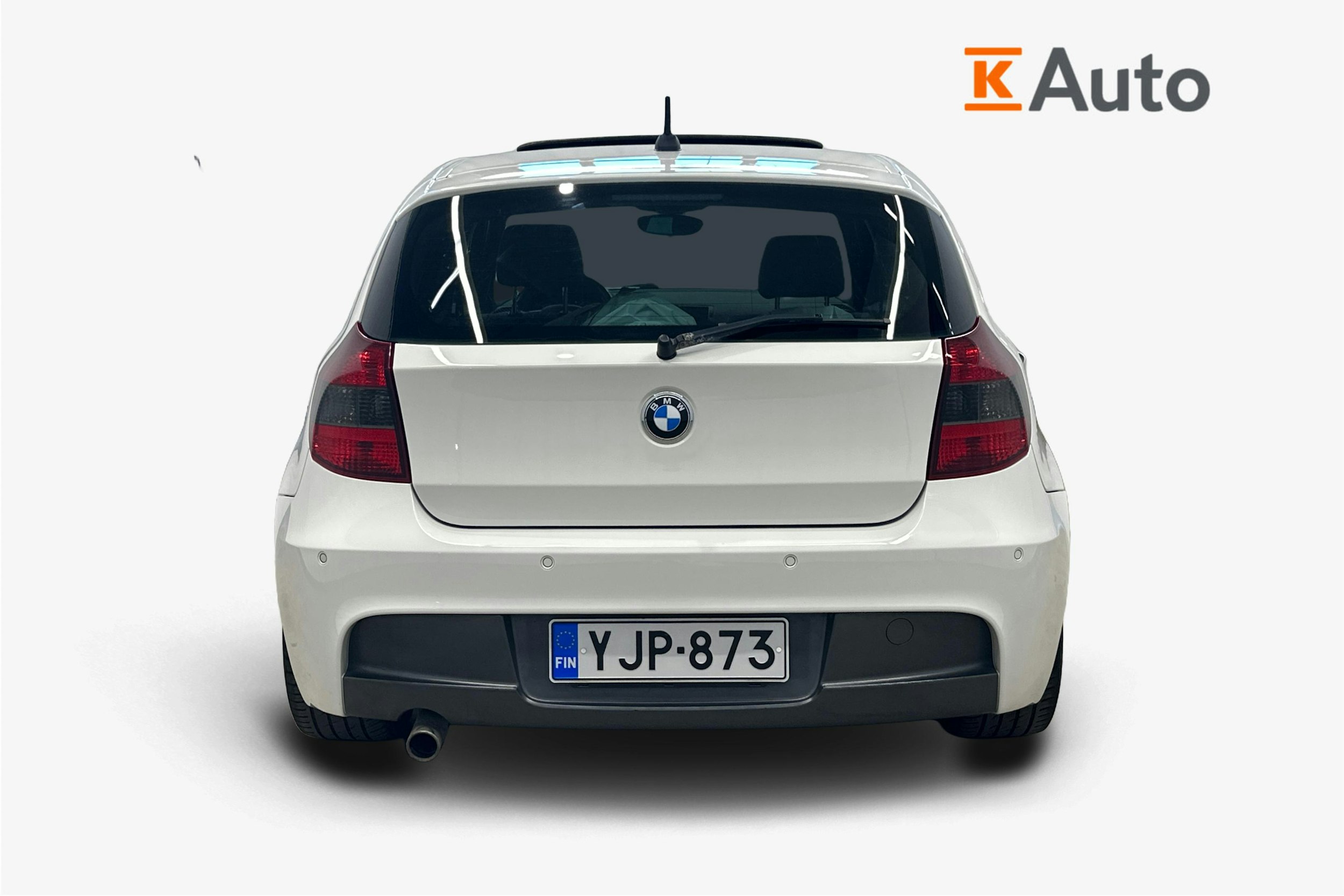 valkoinen BMW 120 2006 kuva 3.