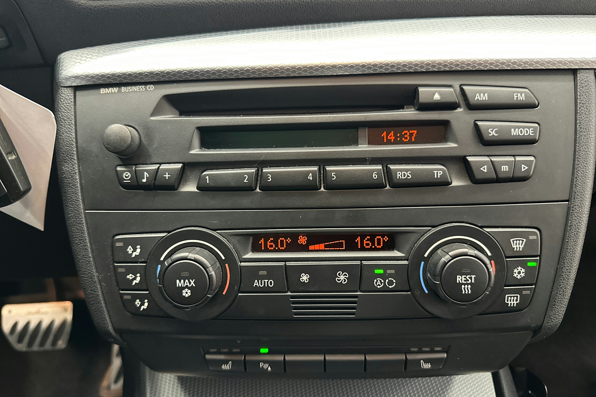 valkoinen BMW 120 2006 kuva 14.