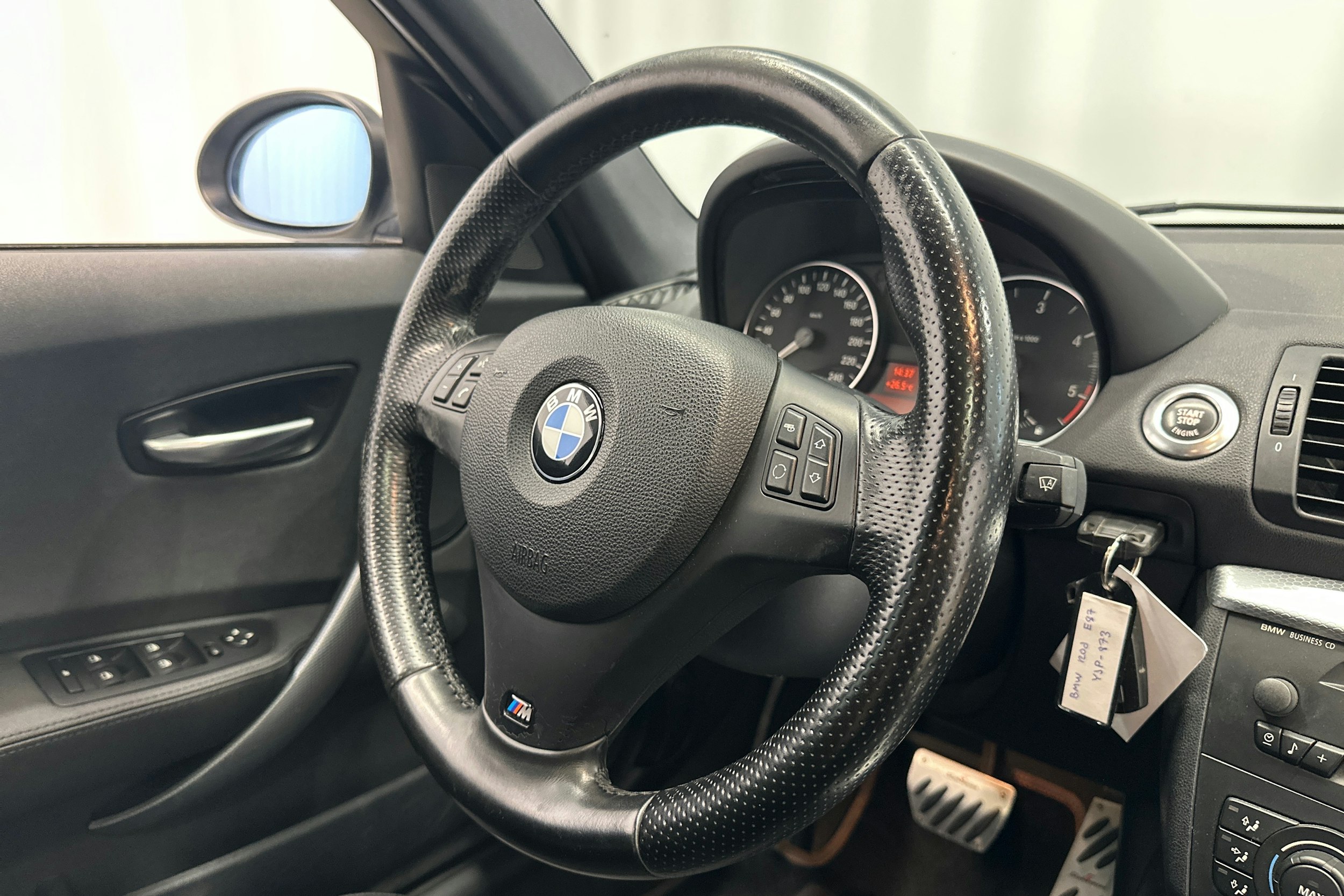 valkoinen BMW 120 2006 kuva 15.