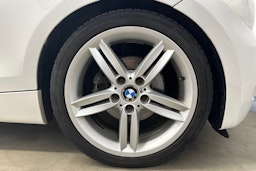 valkoinen BMW 120 2006 kuva 18.