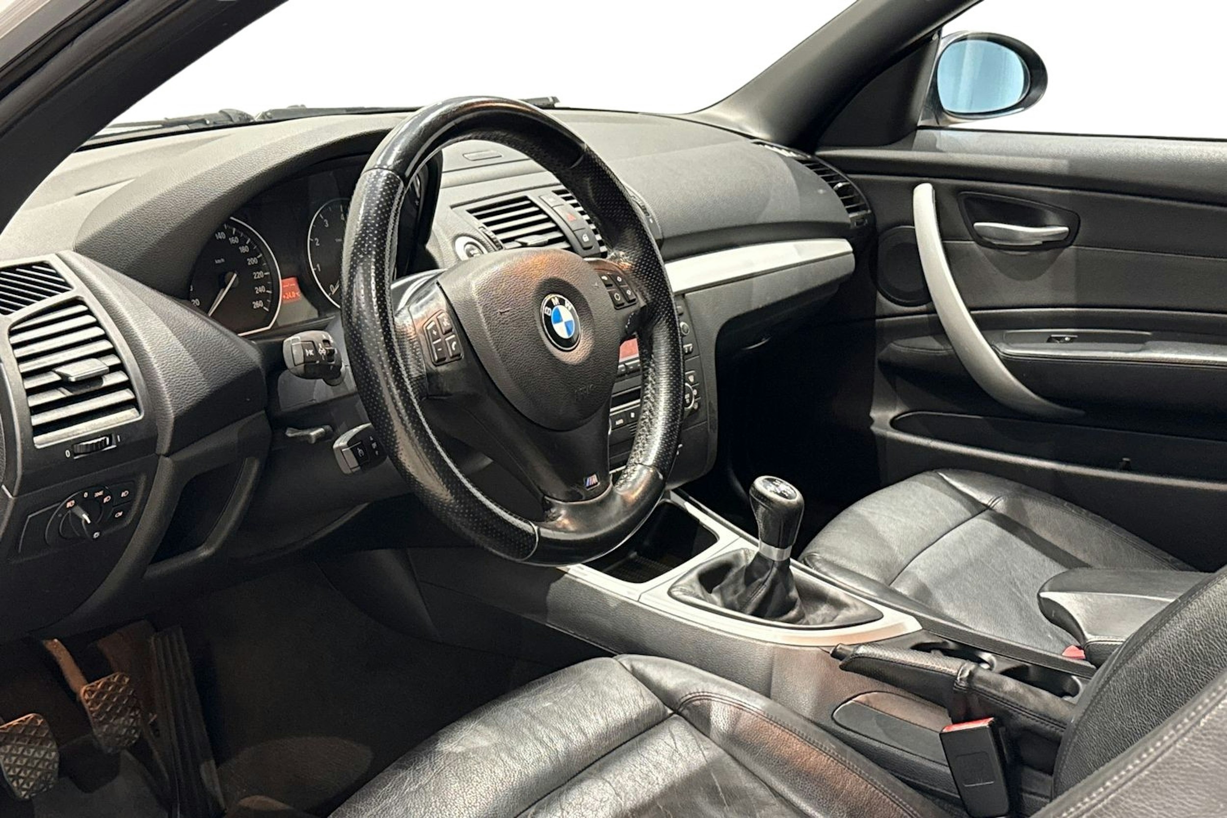 met. musta BMW 120 2008 kuva 7.