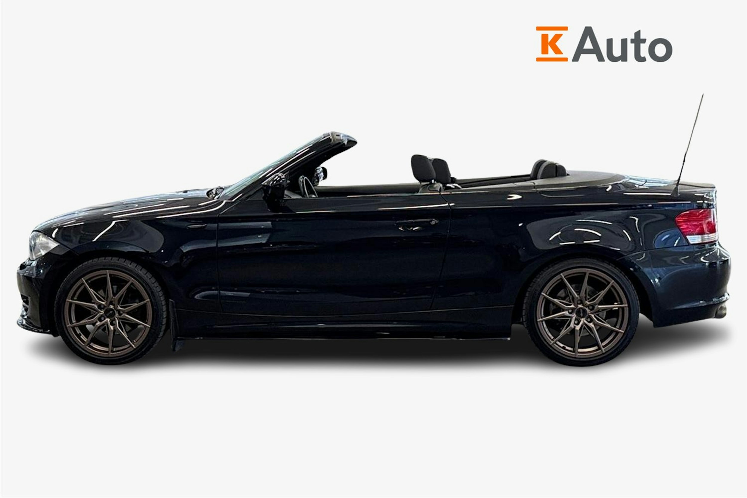 musta BMW 120 2010 kuva 6.