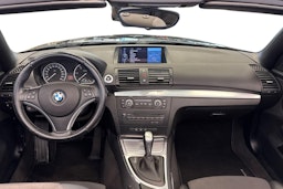 musta BMW 120 2010 kuva 9.