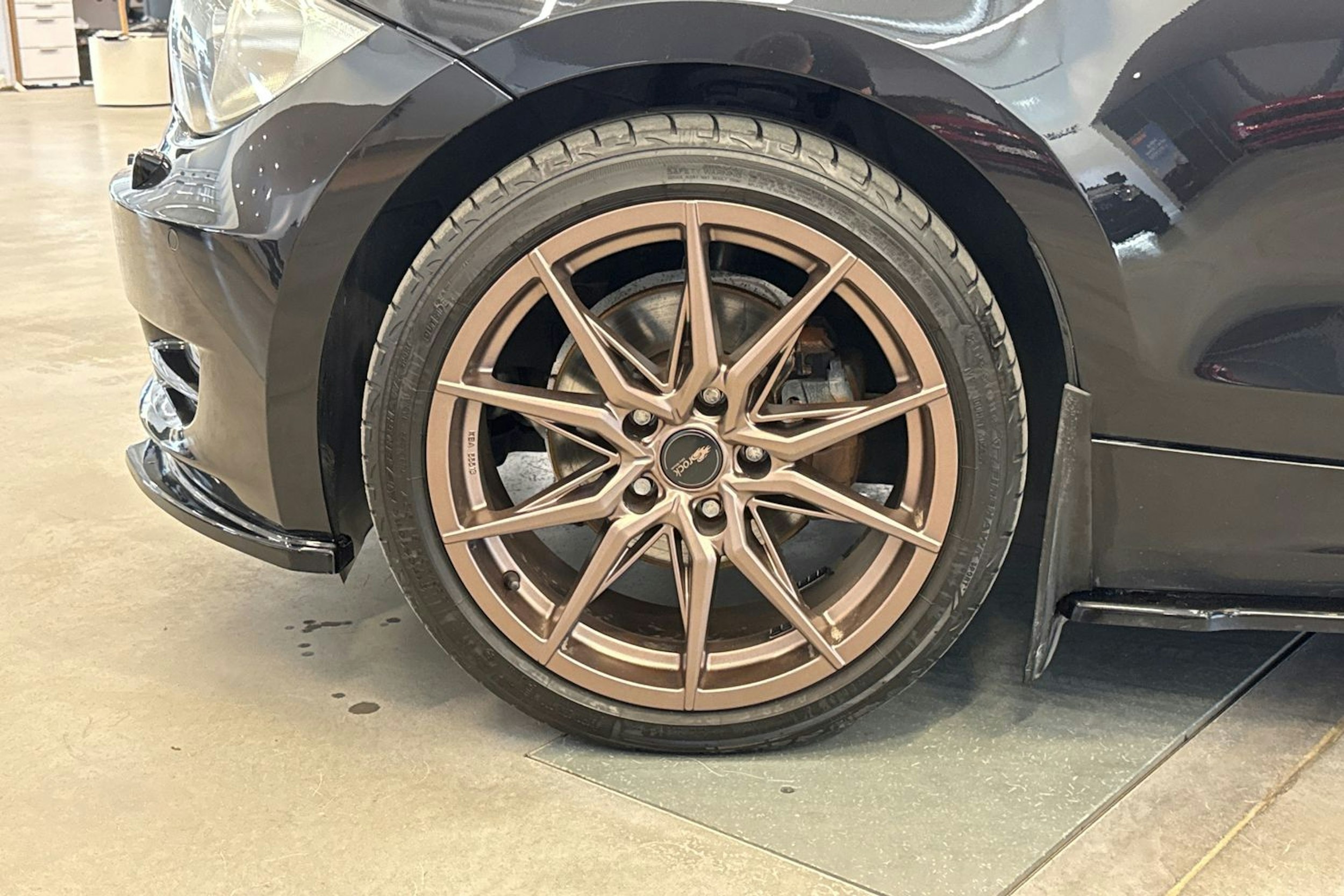 musta BMW 120 2010 kuva 11.