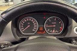 musta BMW 120 2010 kuva 15.