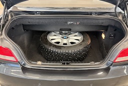 musta BMW 120 2010 kuva 19.