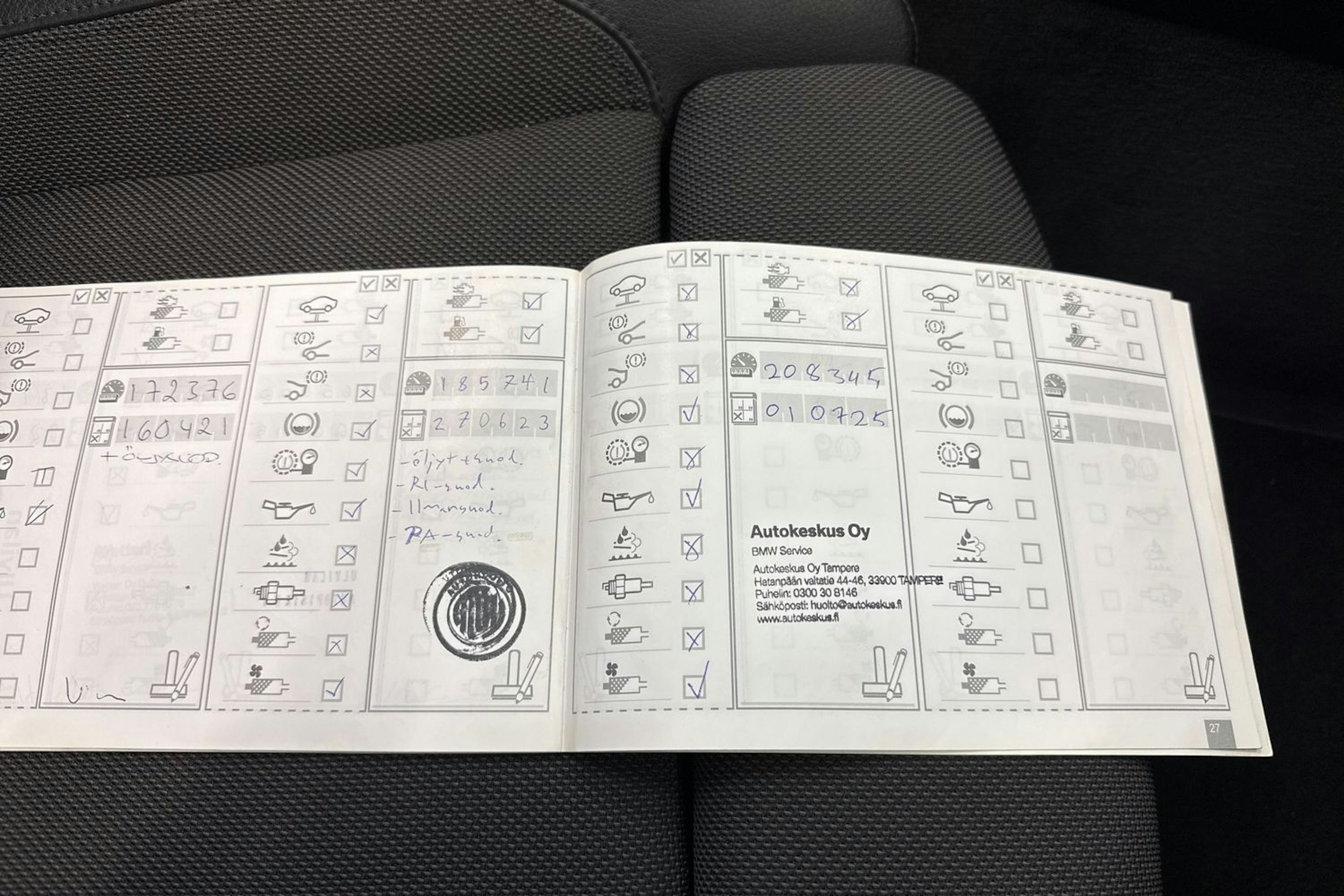 musta BMW 120 2010 kuva 20.