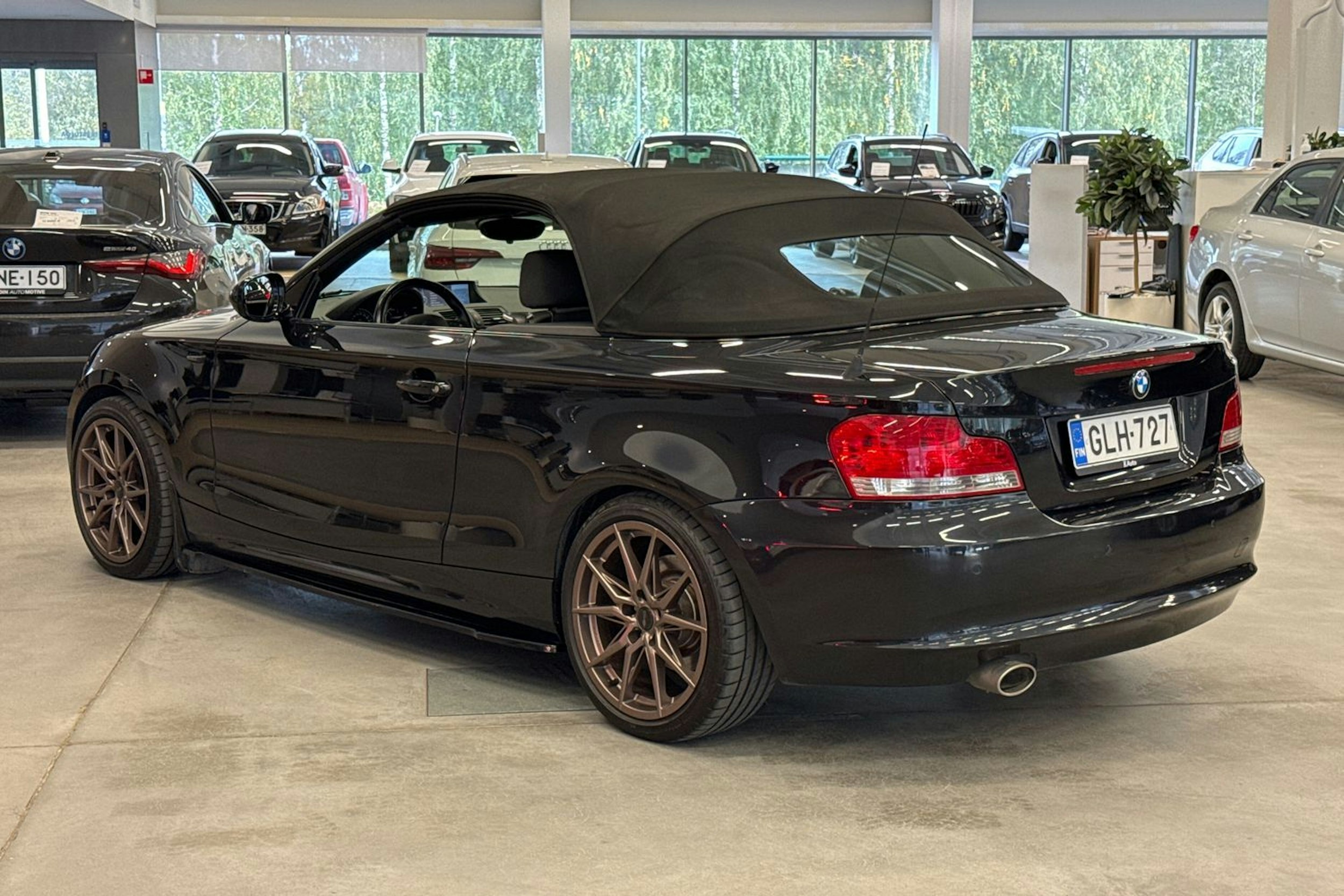 musta BMW 120 2010 kuva 21.