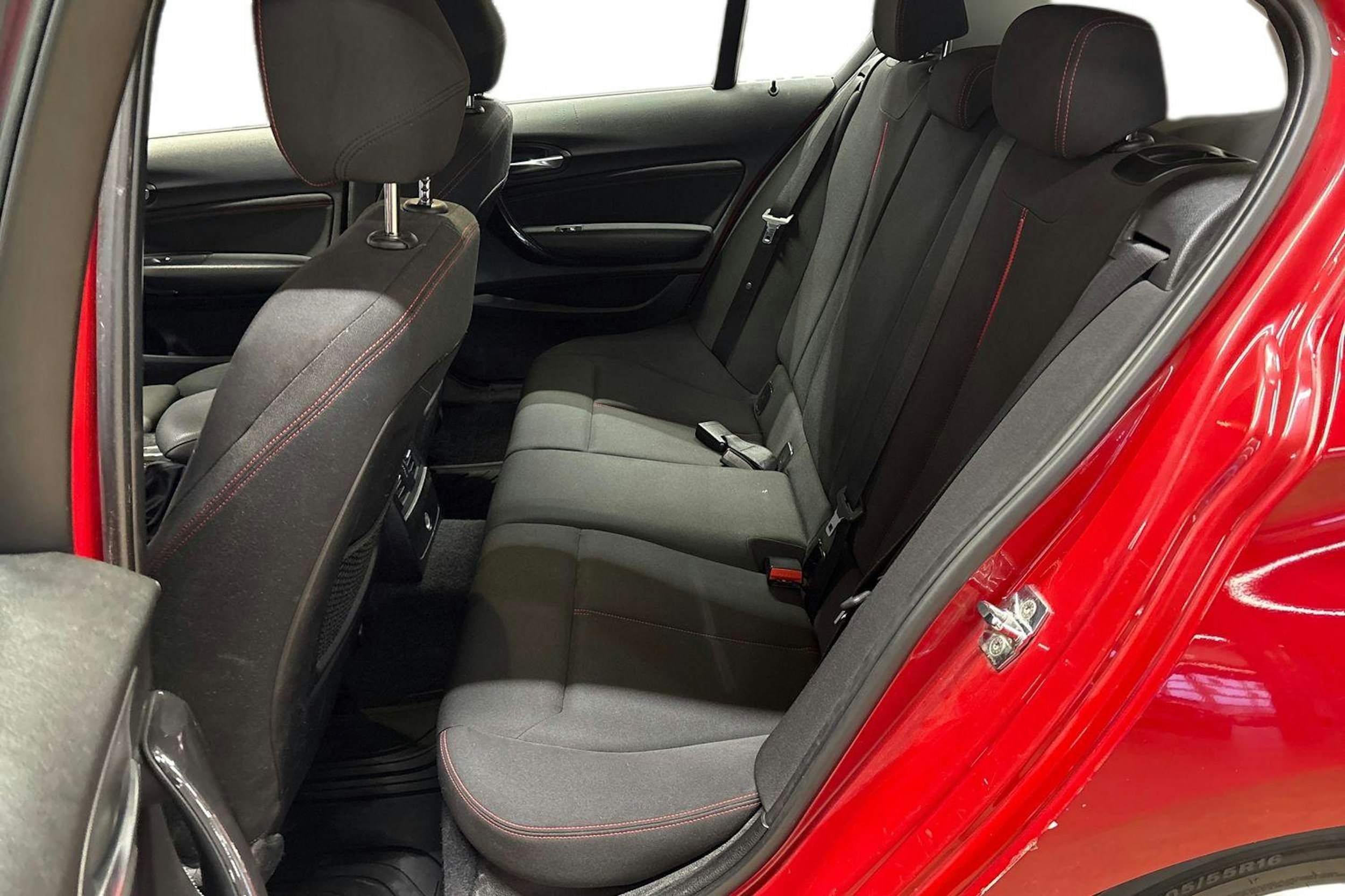 punainen BMW 120 2012 kuva 8.