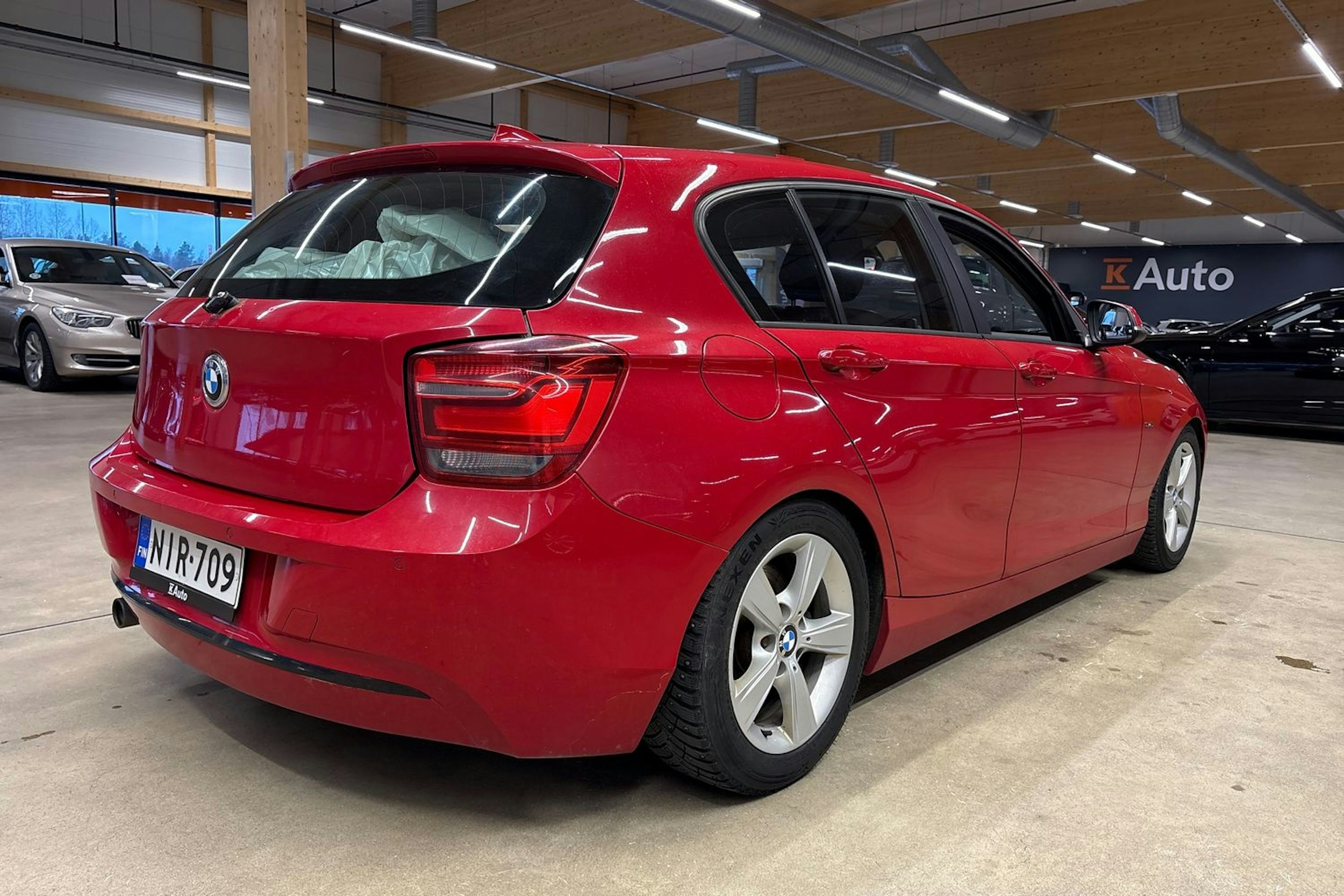 punainen BMW 120 2012 kuva 11.