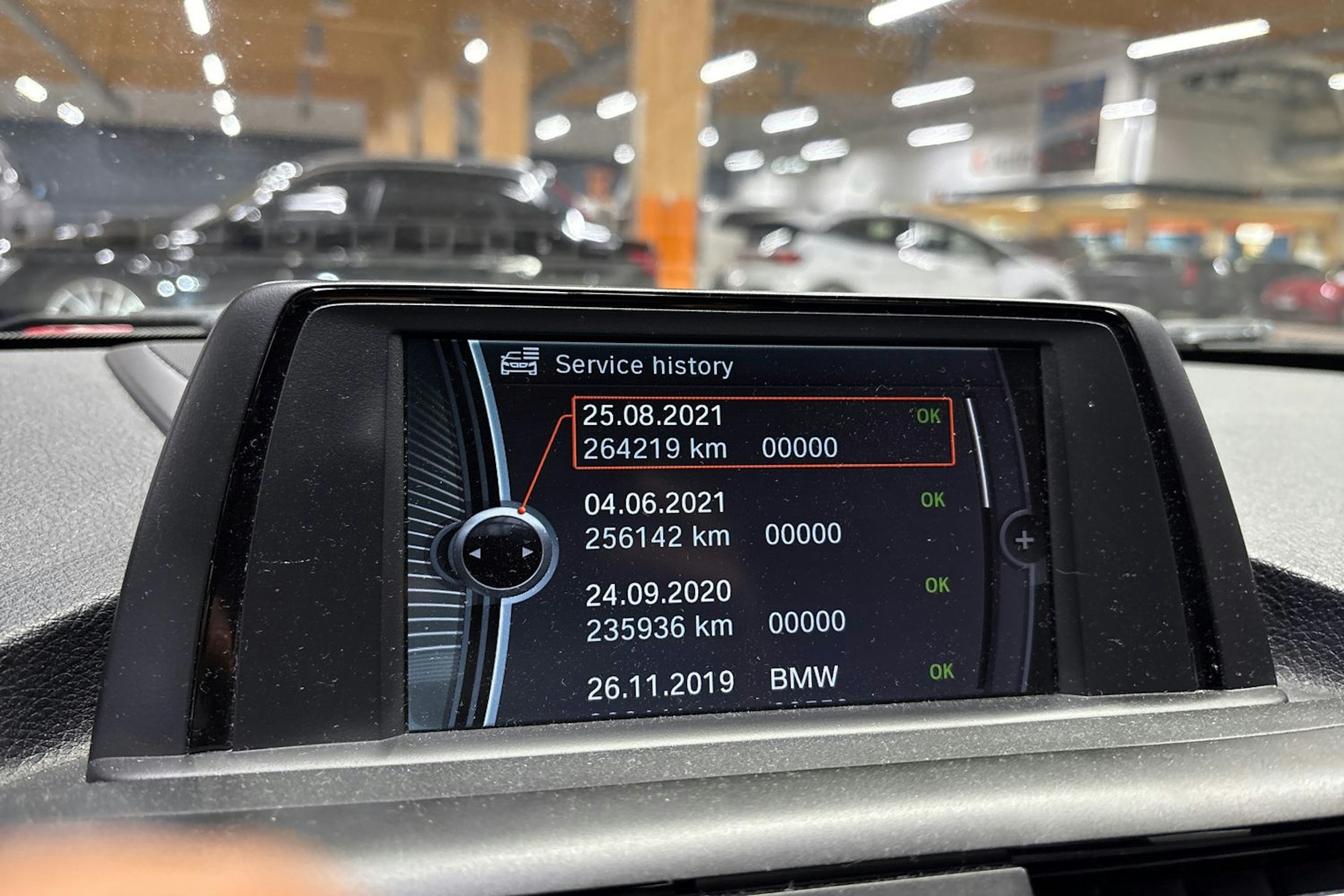 punainen BMW 120 2012 kuva 19.