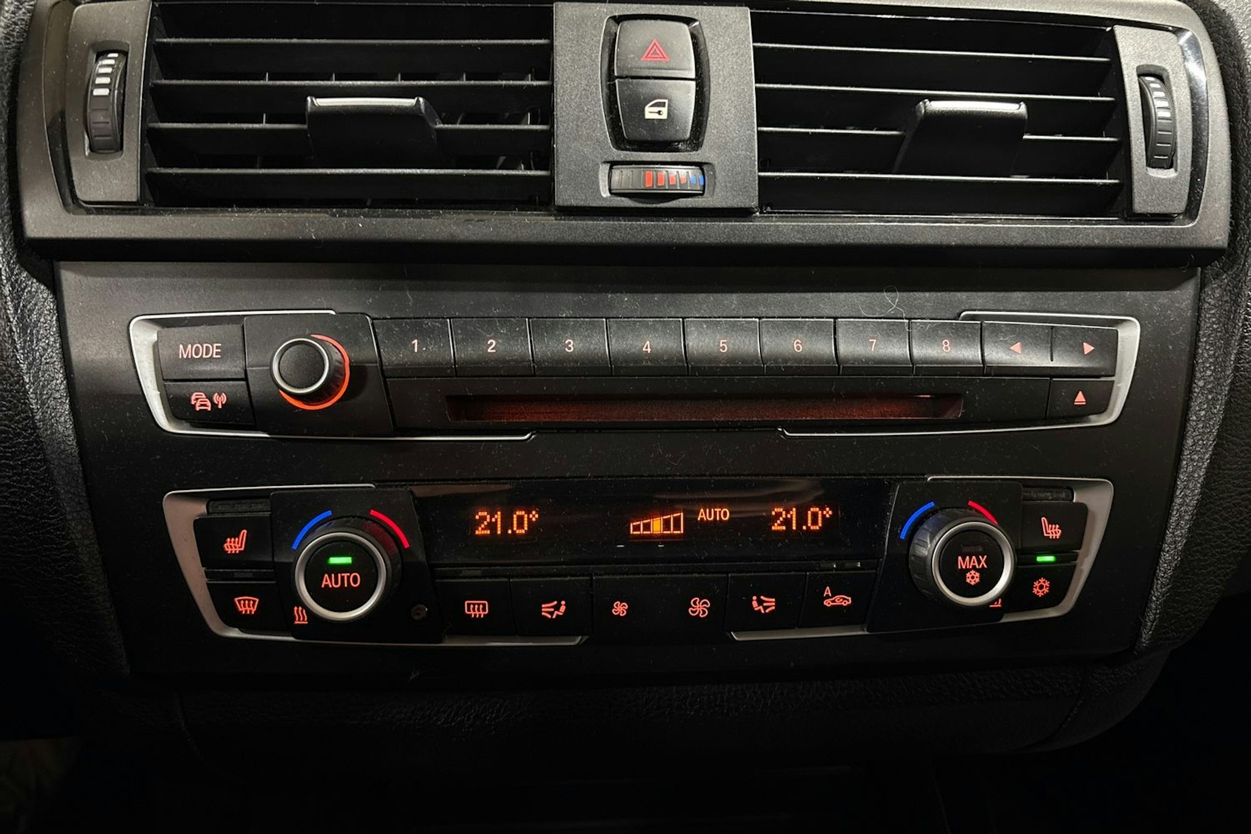 punainen BMW 120 2012 kuva 30.