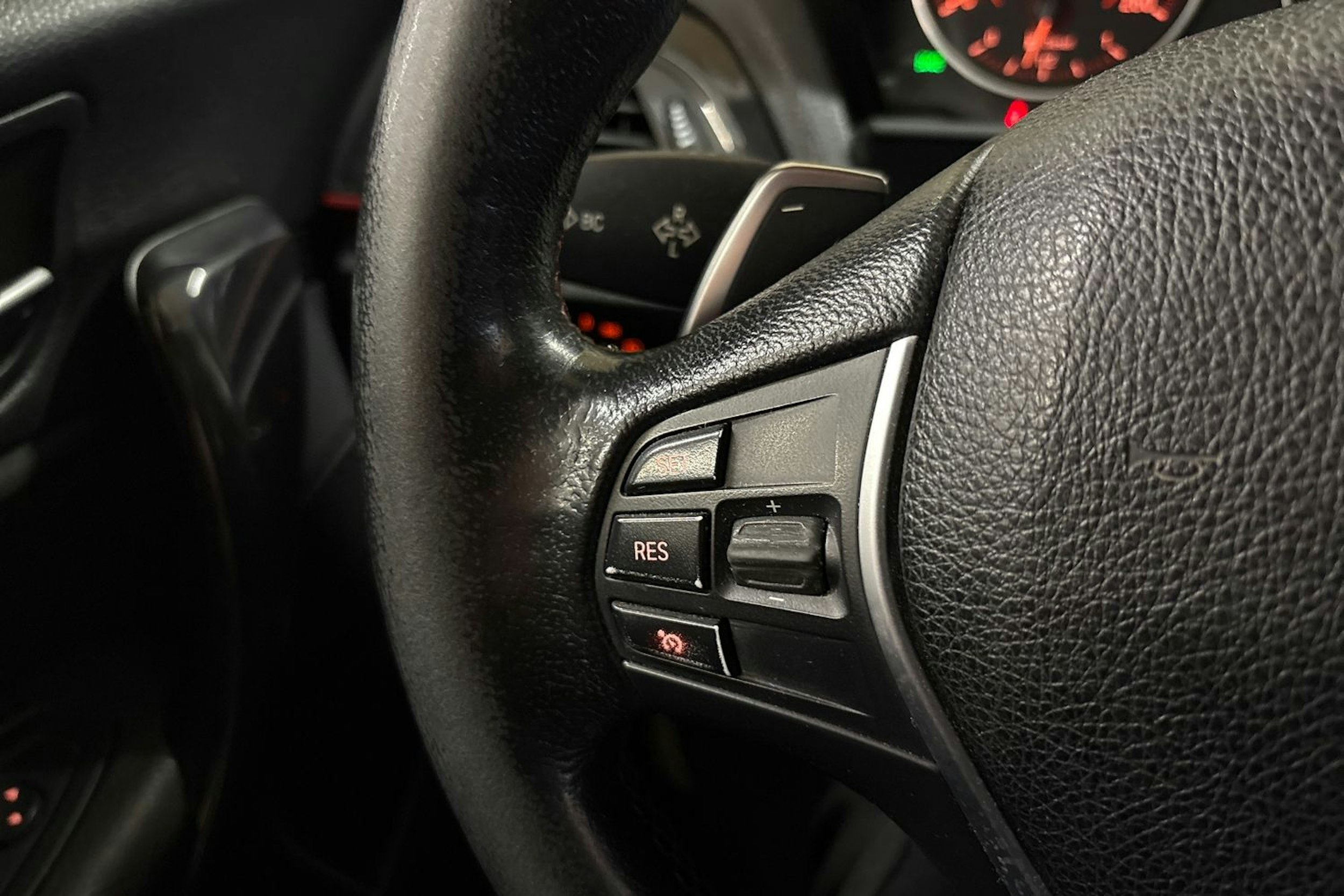 punainen BMW 120 2012 kuva 32.