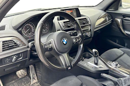 valkoinen BMW 120 2015 kuva 3.