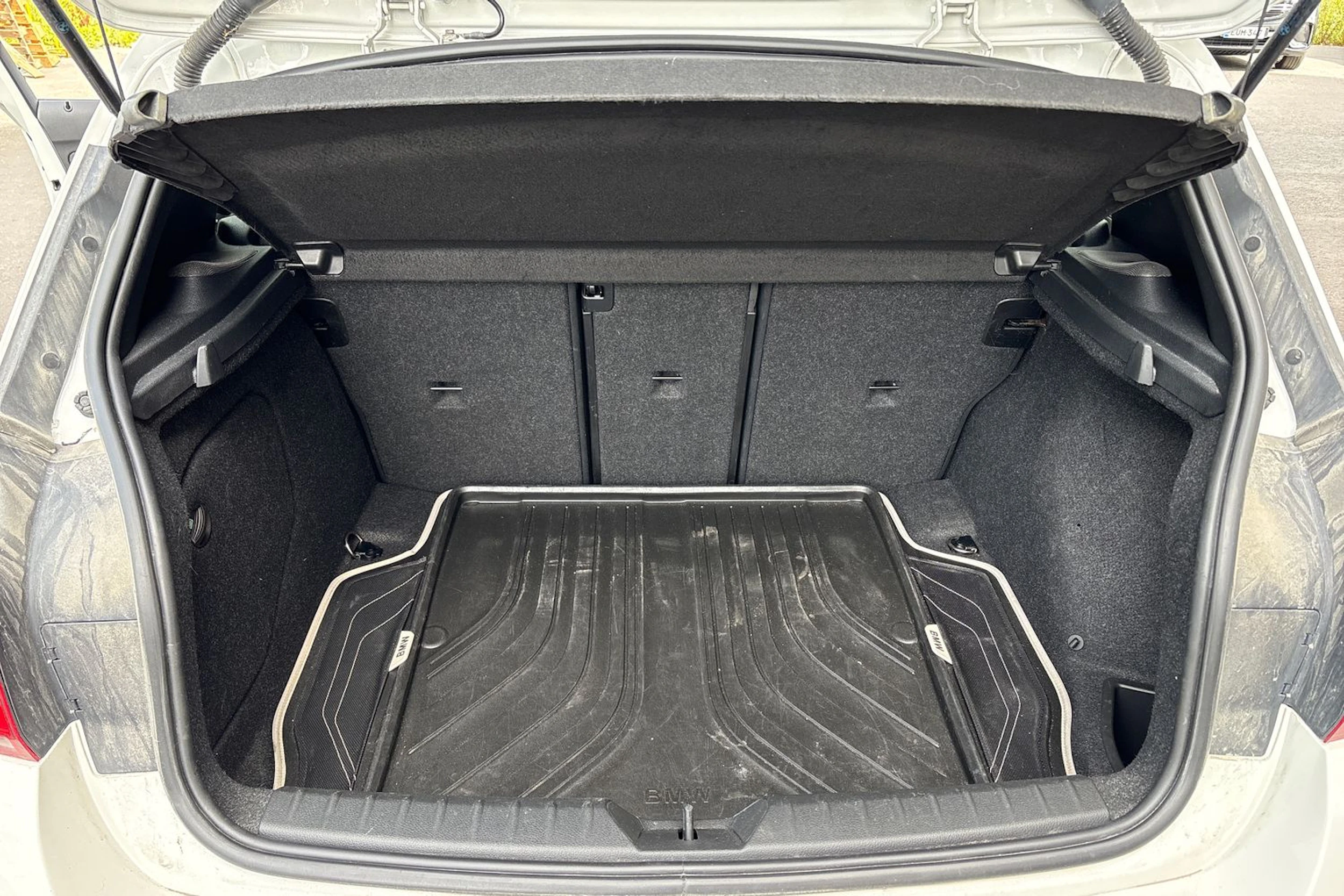 valkoinen BMW 120 2015 kuva 5.