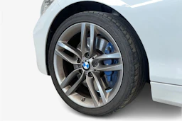 valkoinen BMW 120 2016 kuva 9.