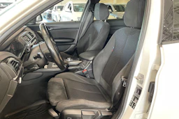 valkoinen BMW 120 2016 kuva 11.