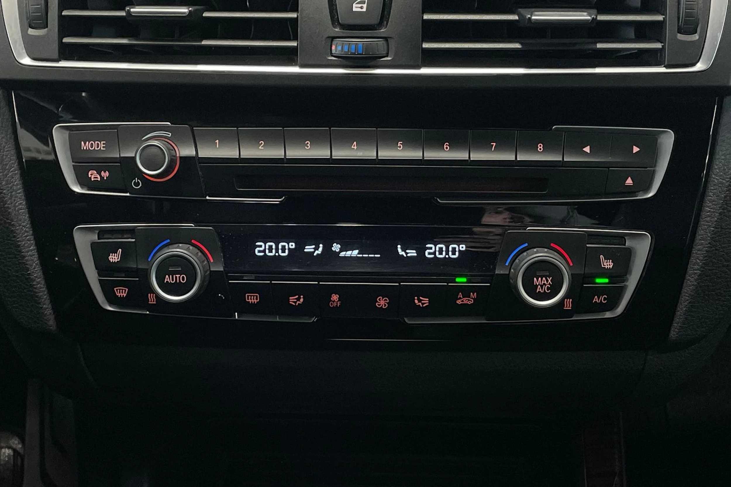 valkoinen BMW 120 2016 kuva 24.