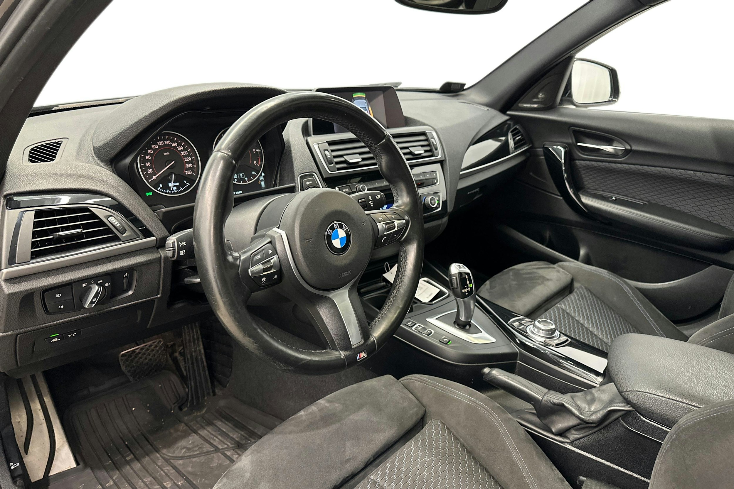 harmaa BMW 120 2016 kuva 7.