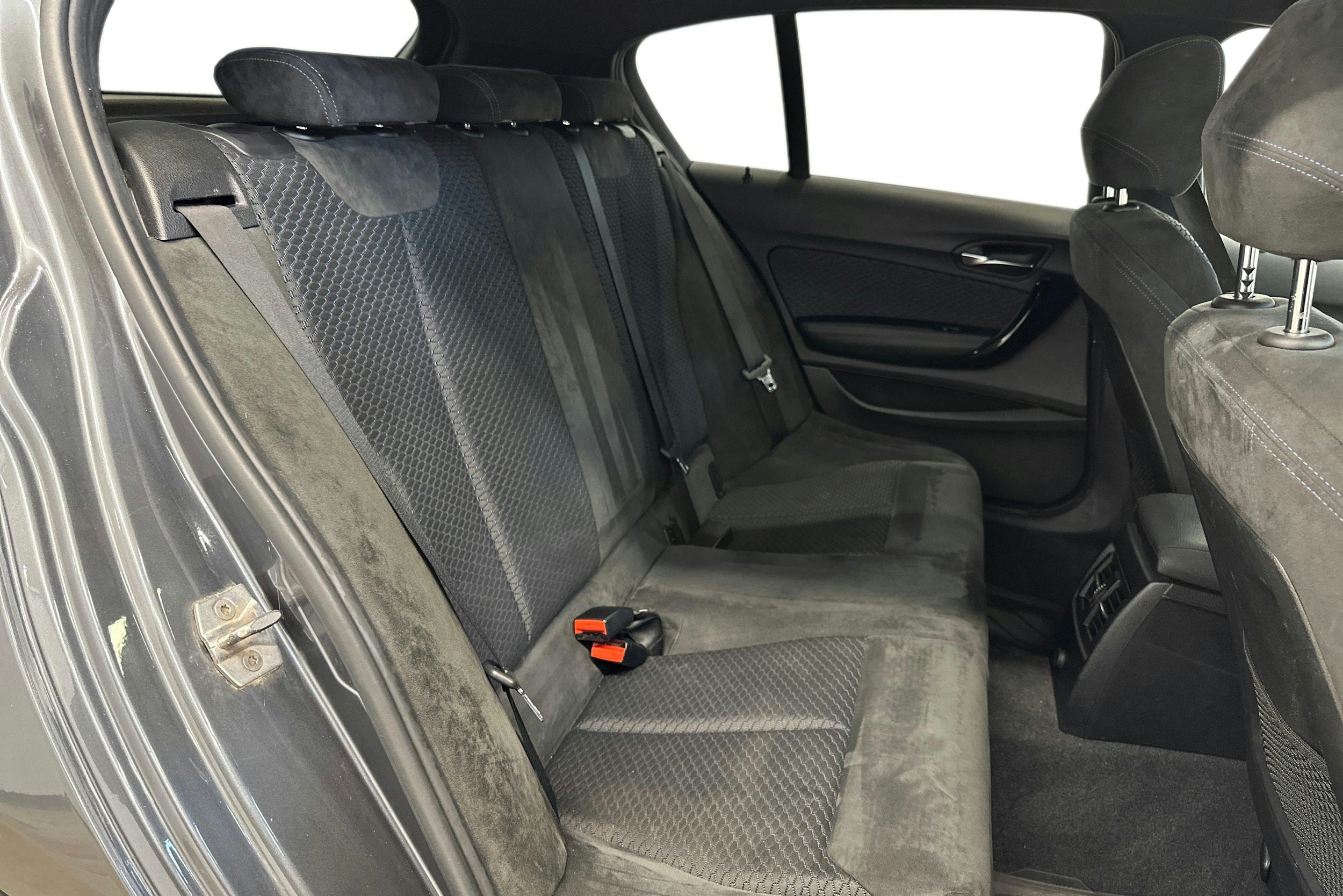harmaa BMW 120 2016 kuva 11.