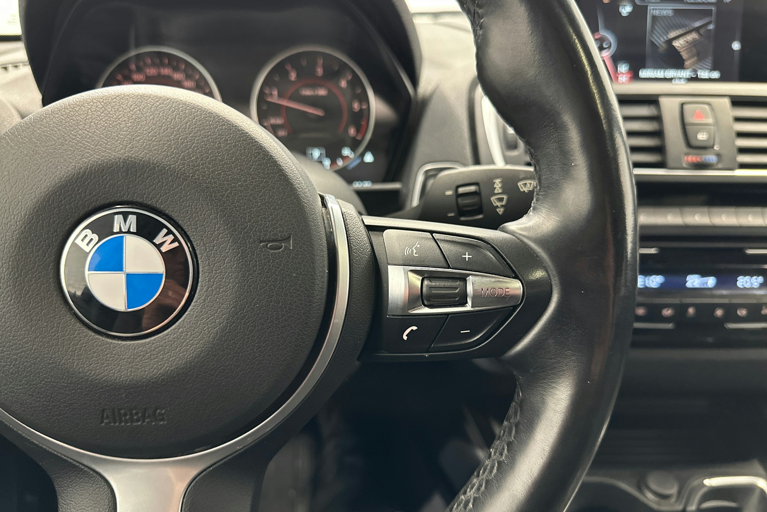 harmaa BMW 120 2016 kuva 16.