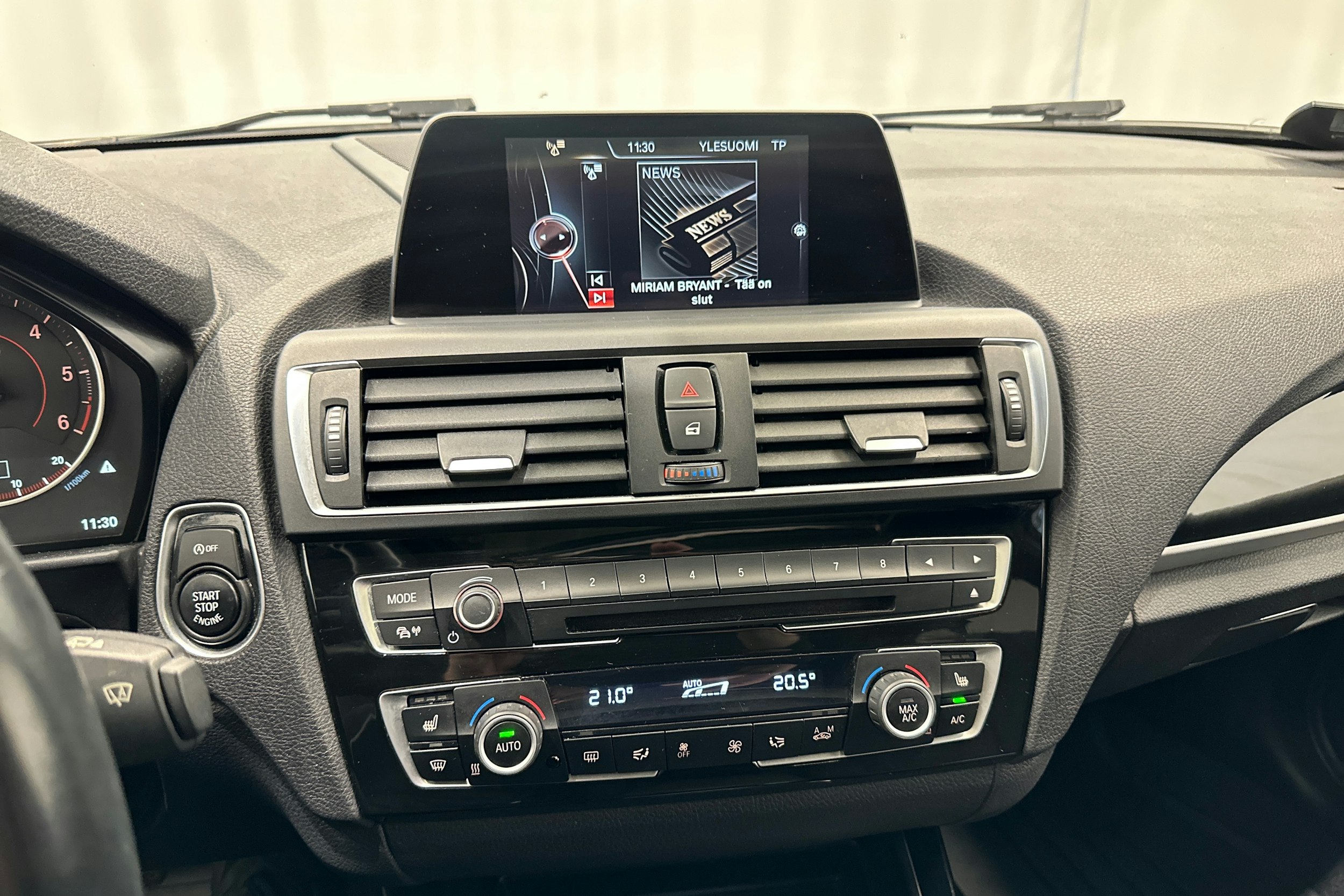 harmaa BMW 120 2016 kuva 18.