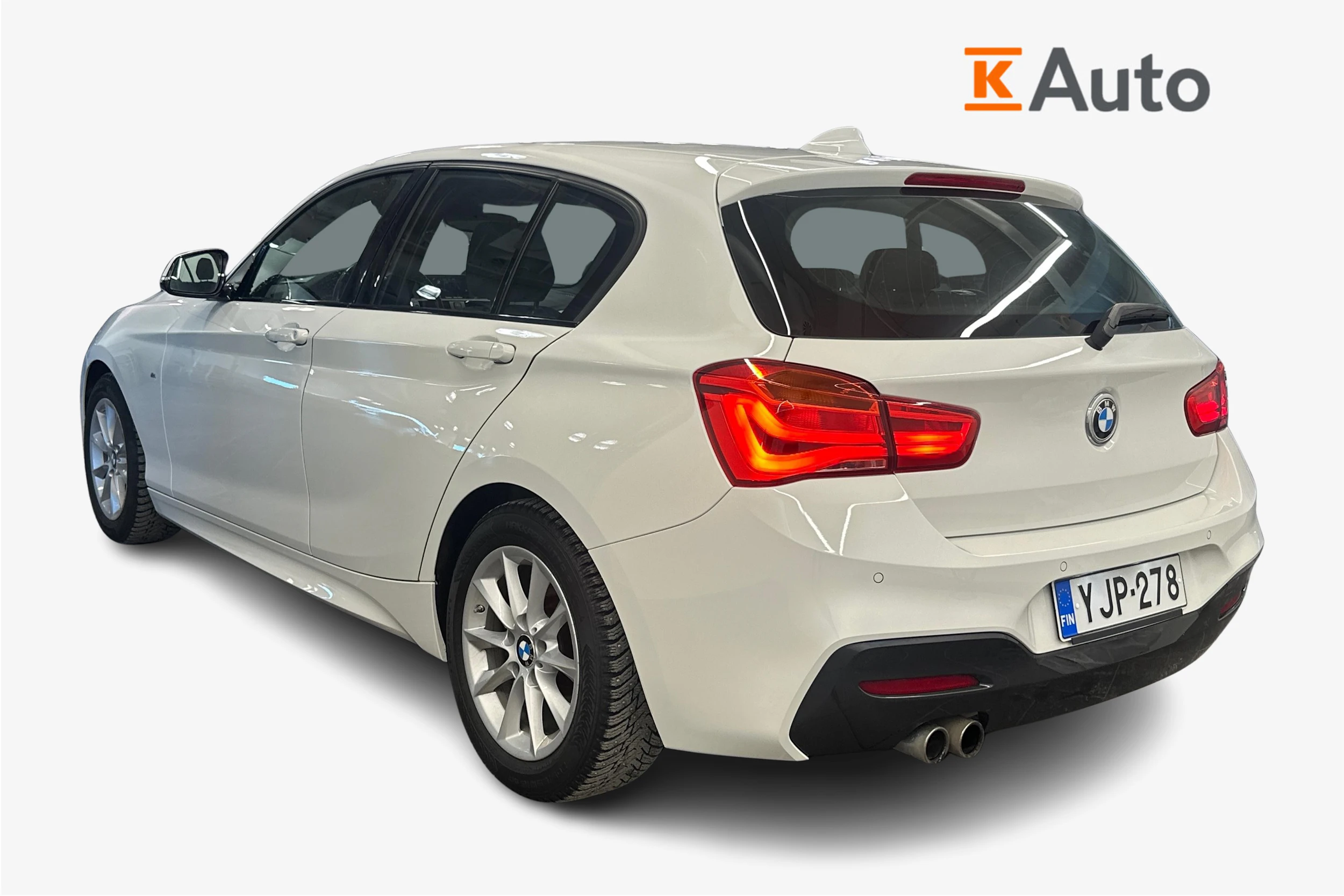 Valkoinen BMW 120 2017 kuva 2.