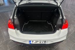 Valkoinen BMW 120 2017 kuva 14.