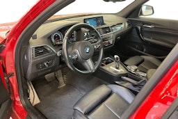 punainen BMW 120 2019 kuva 3.