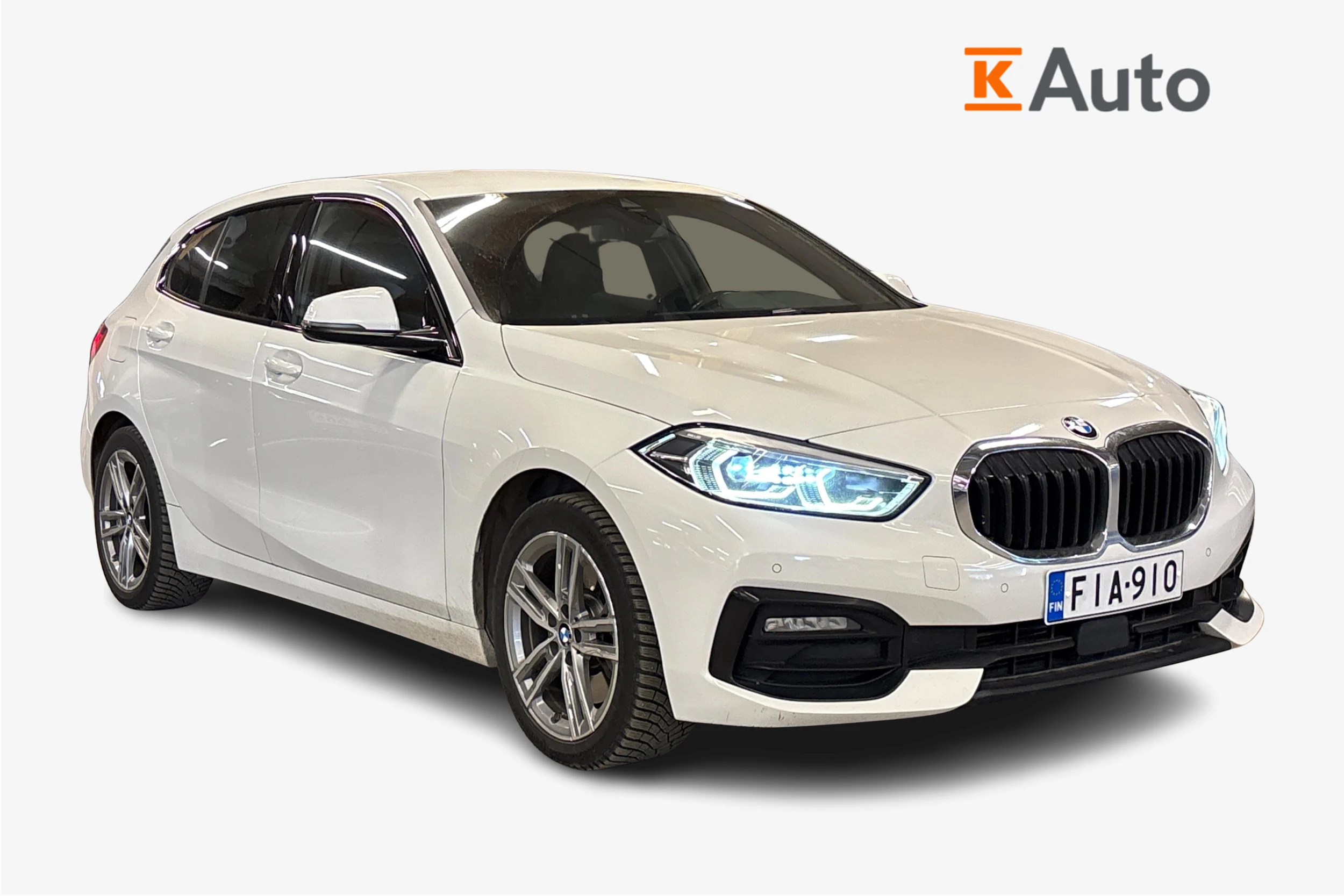 valkoinen BMW 120 2020 kuva 1.