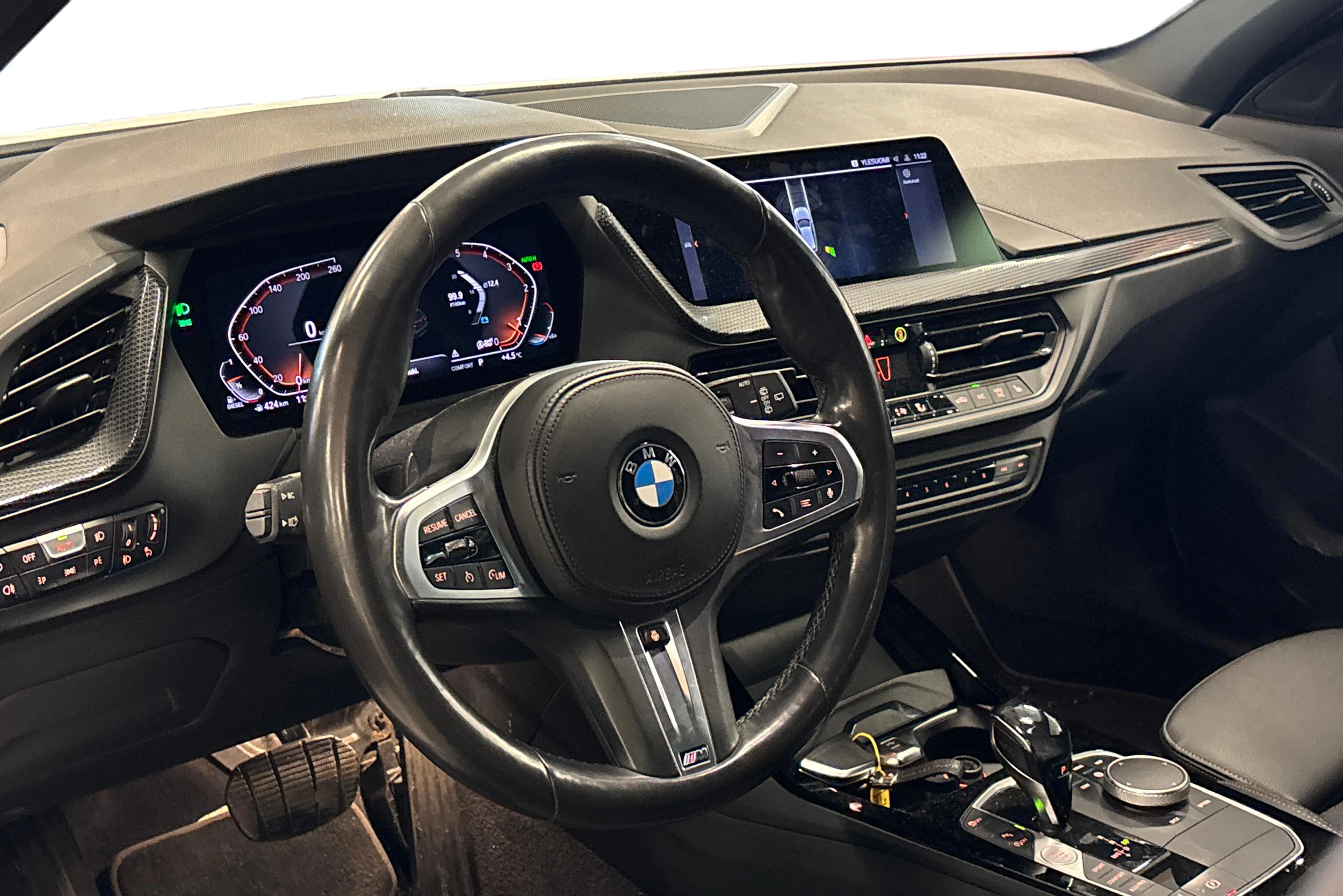 valkoinen BMW 120 2020 kuva 3.