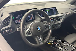 valkoinen BMW 120 2020 kuva 6.