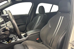 valkoinen BMW 120 2020 kuva 7.