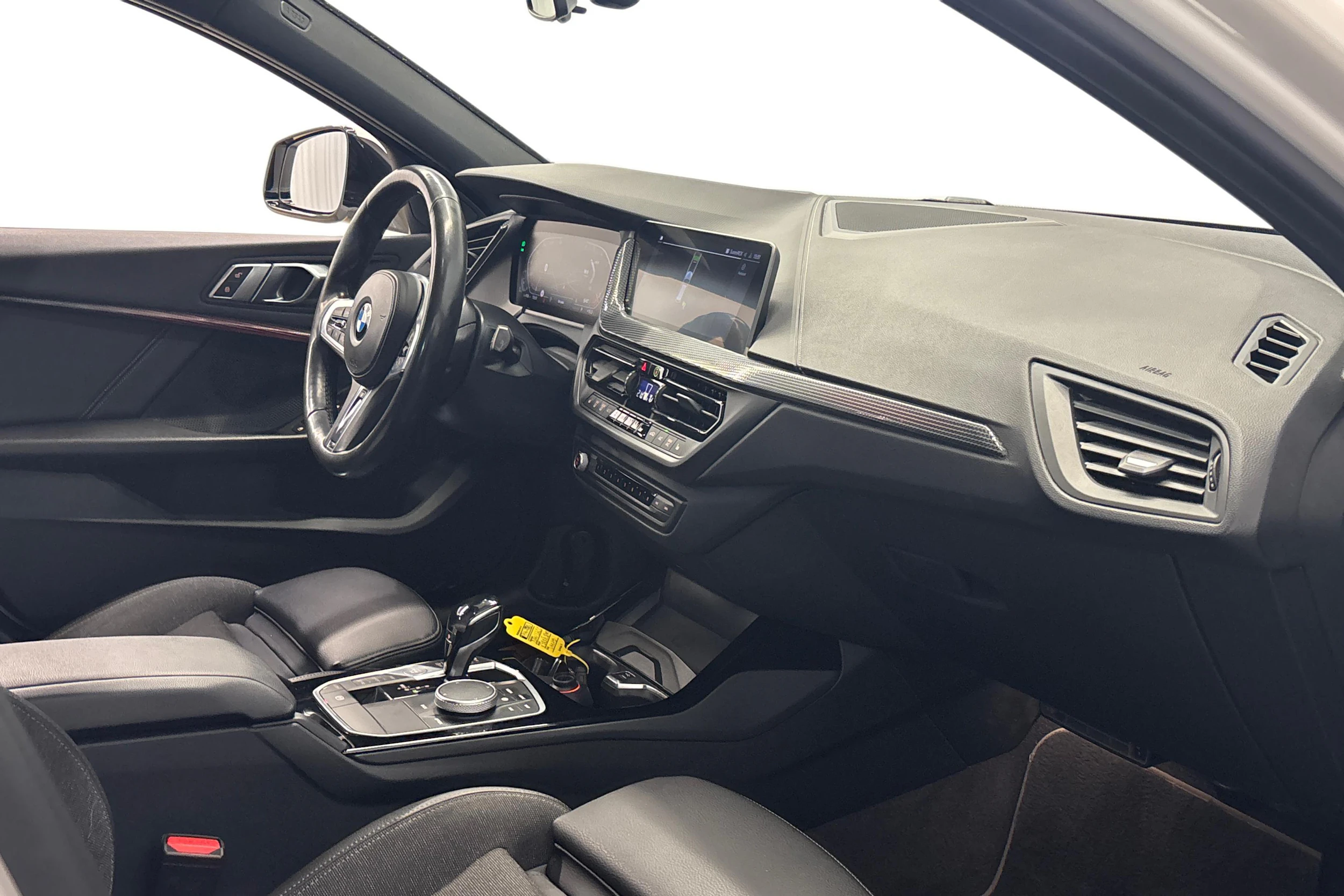 valkoinen BMW 120 2020 kuva 8.