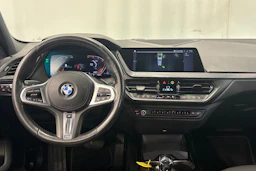 valkoinen BMW 120 2020 kuva 12.