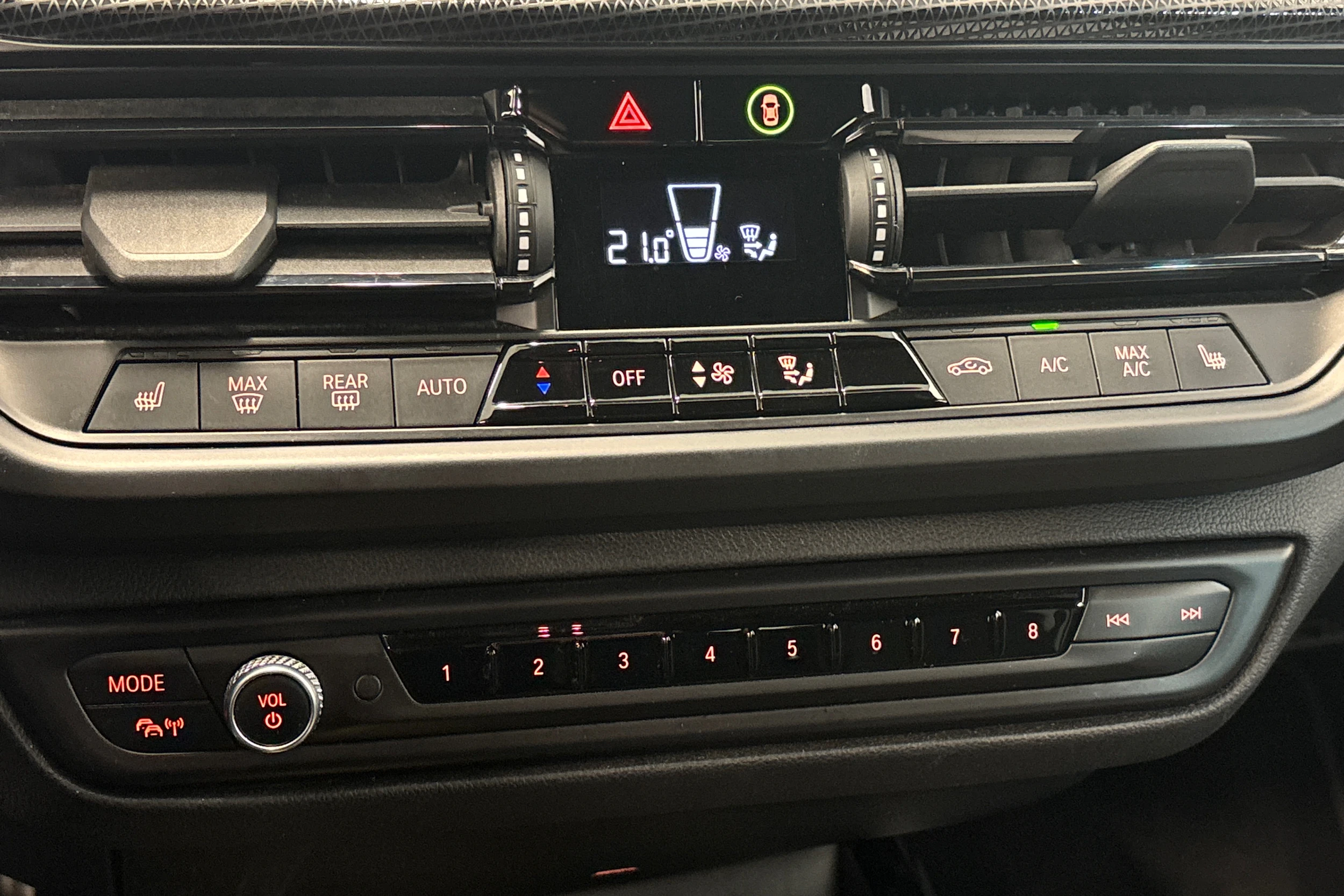 valkoinen BMW 120 2020 kuva 23.